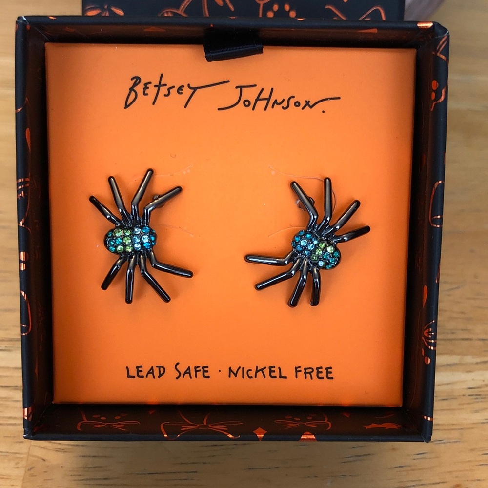 Betsey Johnson Gunmetal Tone Creepy Crawly Spider Drop Earrings Crystal NIB